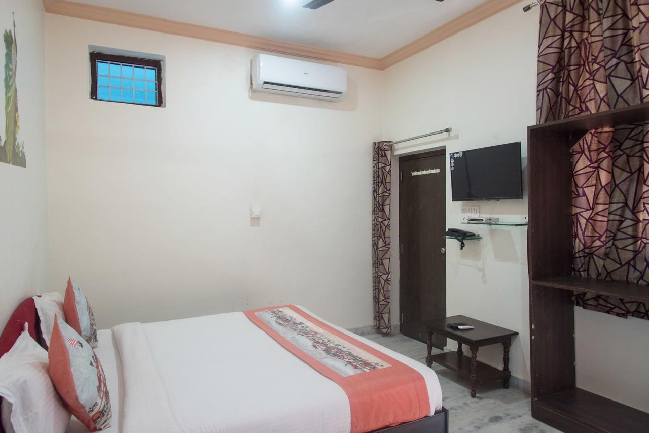 Oyo 11743 Hotel Shree Krishna Udaipur Exterior photo