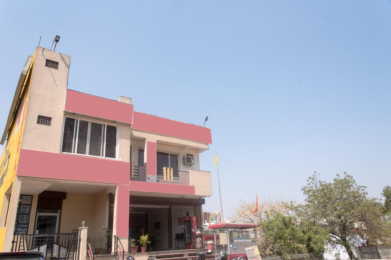 Oyo 11743 Hotel Shree Krishna Udaipur Exterior photo