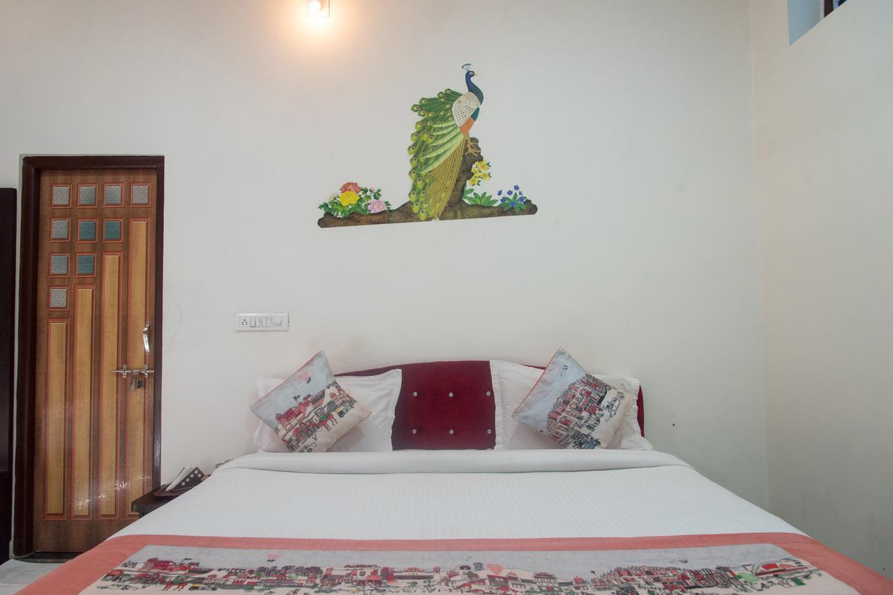 Oyo 11743 Hotel Shree Krishna Udaipur Exterior photo